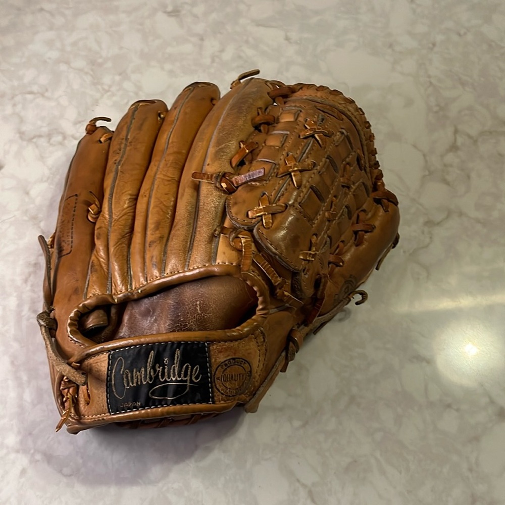 Vintage Baseball glove cowhide Cambridge deep scoop pocket spring sports 11.5”
